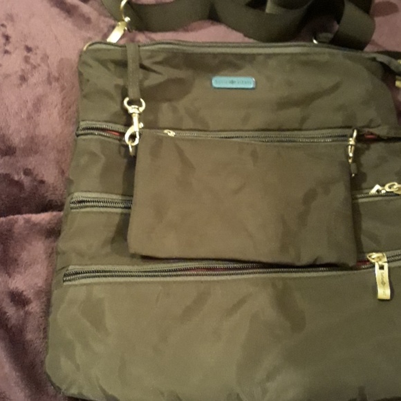 Tote - Picture 1 of 4